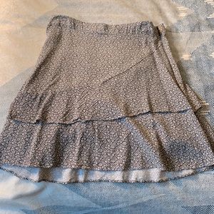 Urban outfitters XS ruffle mini skirt, printed